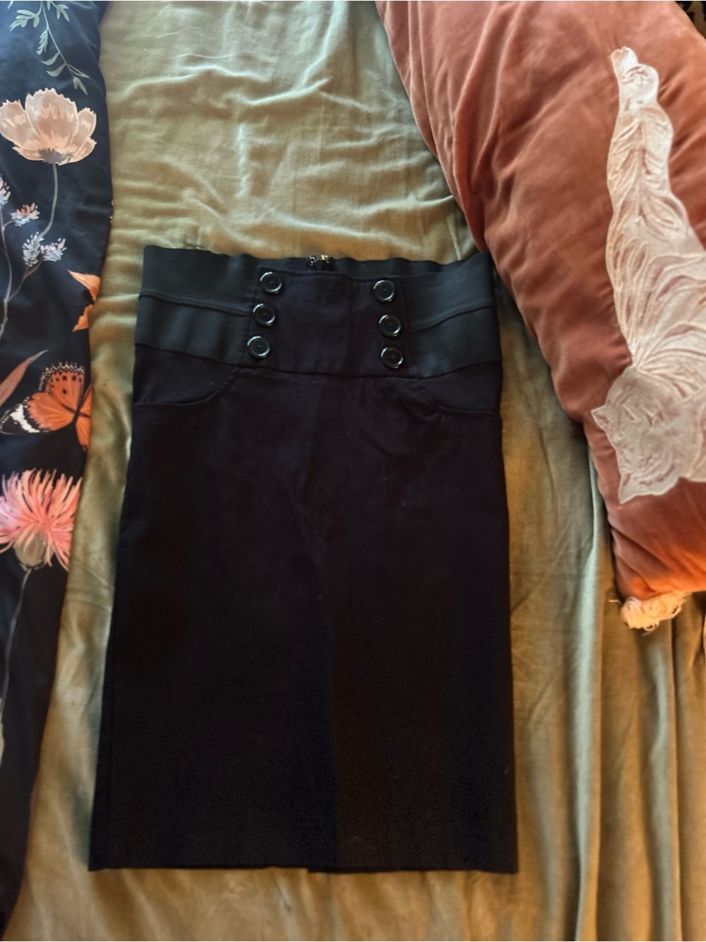 High-Waist Black Pencil Skirt with Button-Accent Waistband